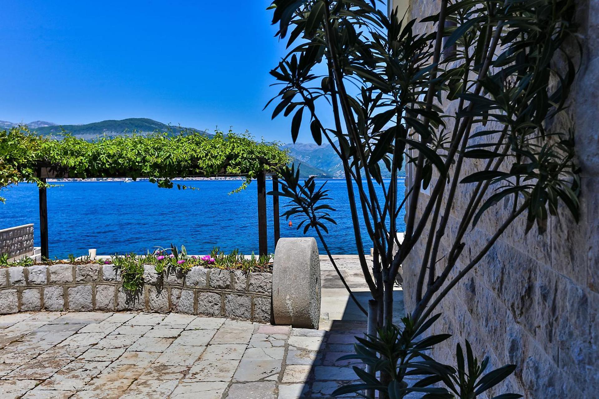 Casa Brilla Apartment Tivat Ngoại thất bức ảnh